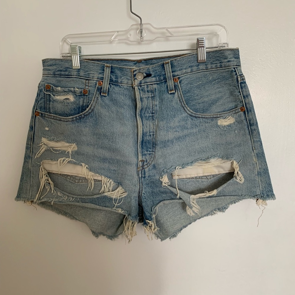 Levi’s Cut Off Shorts